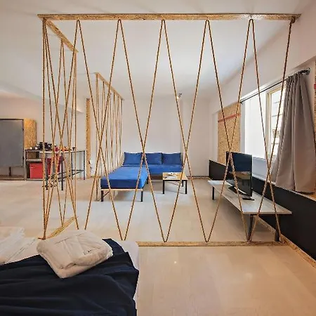 Premium Piraeus
